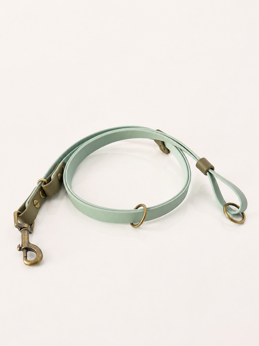 Dress Code, FREE Leash
