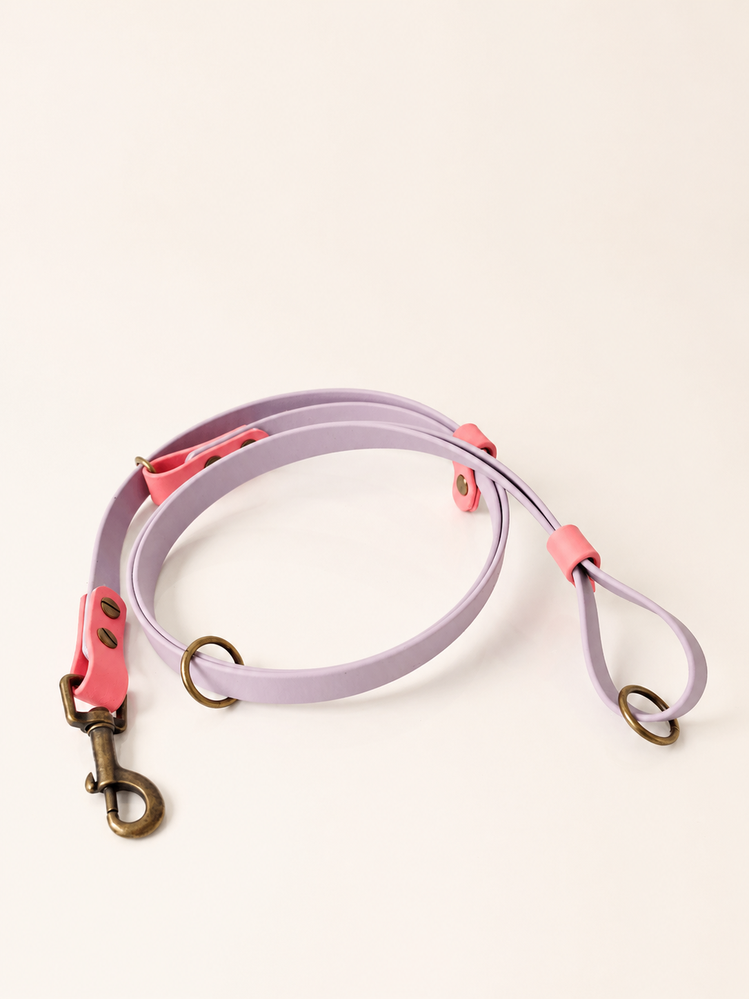 Dress Code, FREE Leash