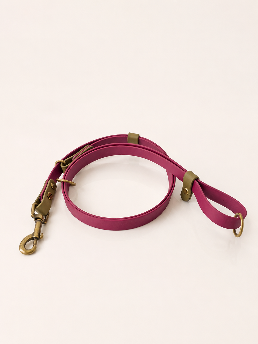 Dress Code, FREE Leash